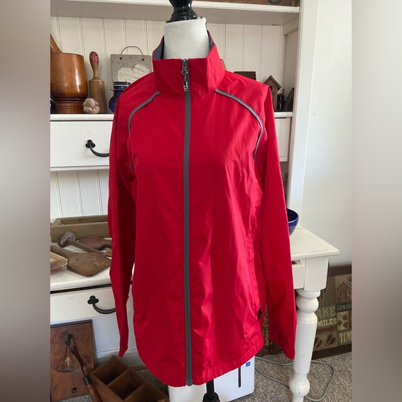 Elevate - Picture 1 of 3